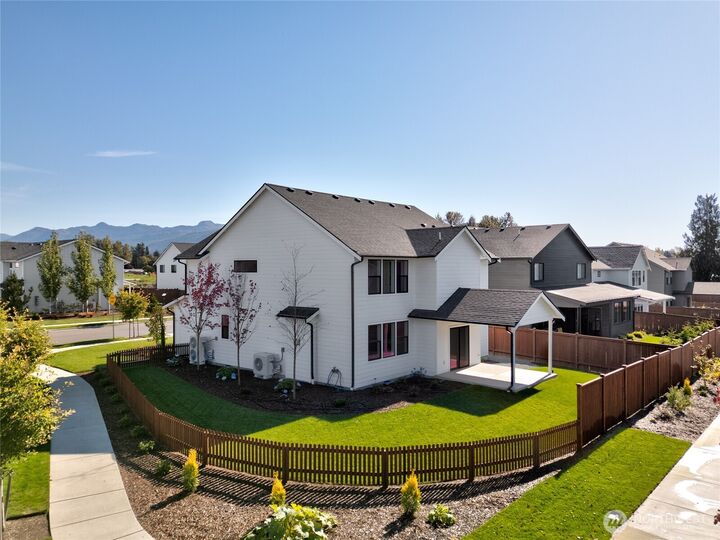 Property Photo:  200  Kasia Place  WA 98284 