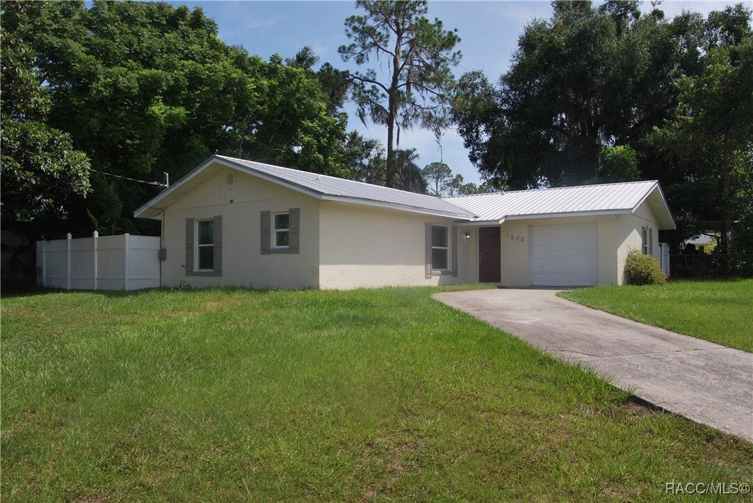 Property Photo: 1200 Claymore Street FL 34450