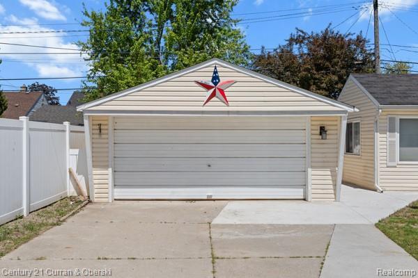 Property Photo: 1736 Buckingham Avenue MI 48146