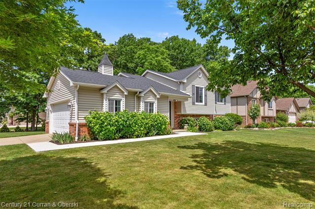 Property Photo: 759 Kentucky MI 48307