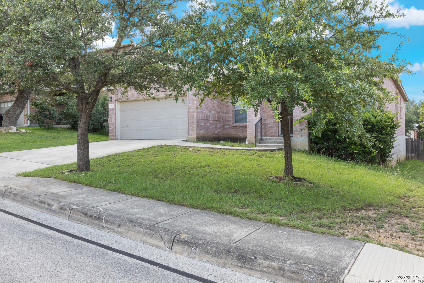 Property Photo: 8011 Jalane Park TX 78255