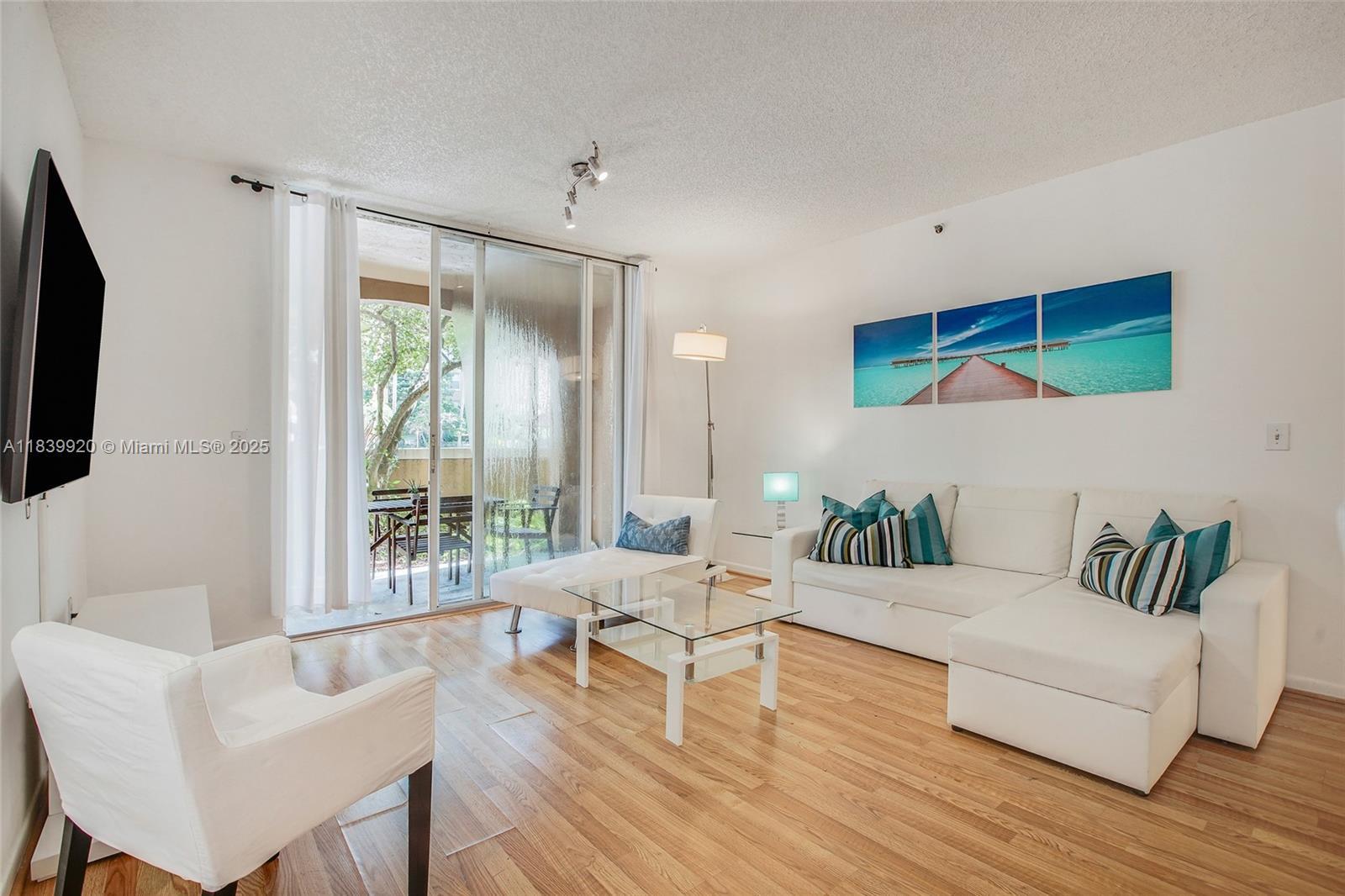 Property Photo: 19701 E Country Club Dr 5104 FL 33180