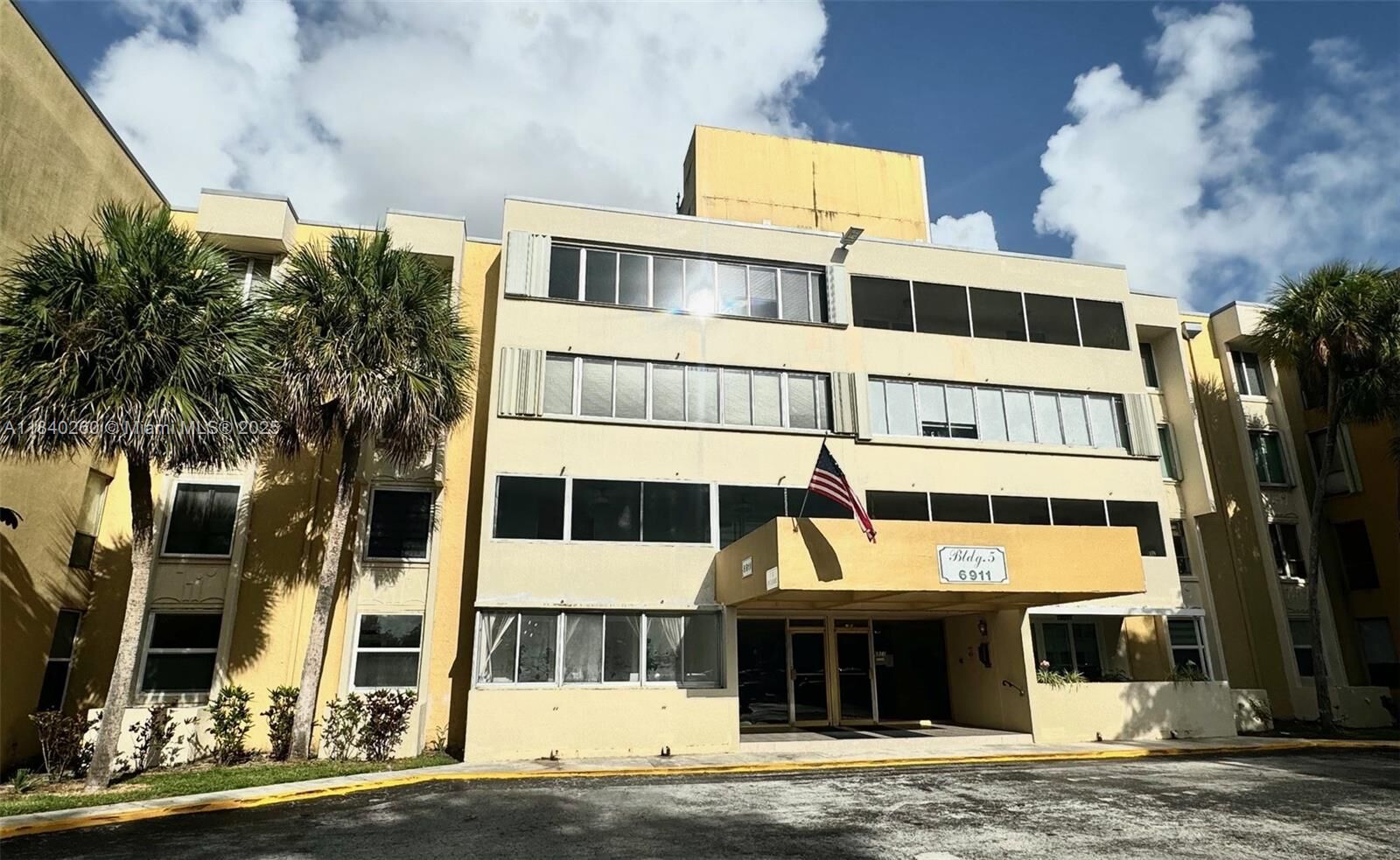 Property Photo: 6911 SW 147th Ave 3C FL 33193