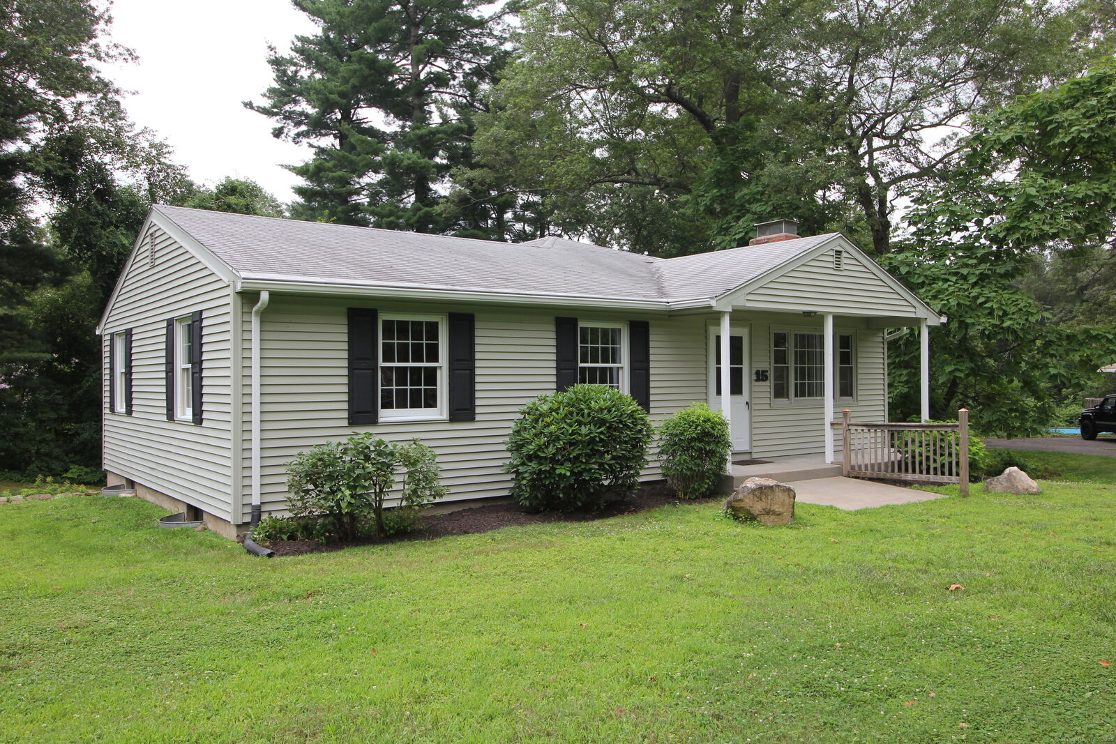 Property Photo:  15 Birch Road  CT 06035 