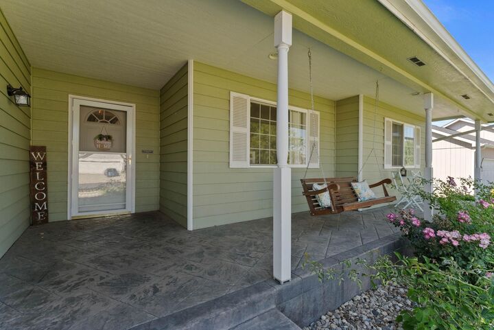 Property Photo:  17813 N Lidgerwood St  WA 99005 