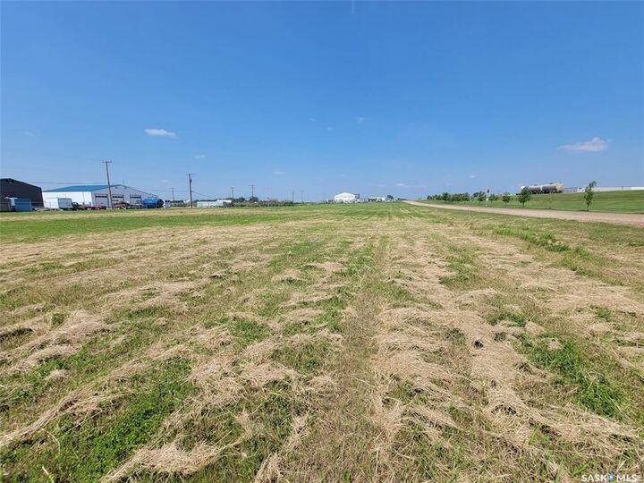 Photo de la propriété:  5504/5506/5508 46th Street  SK S0L 2C0 