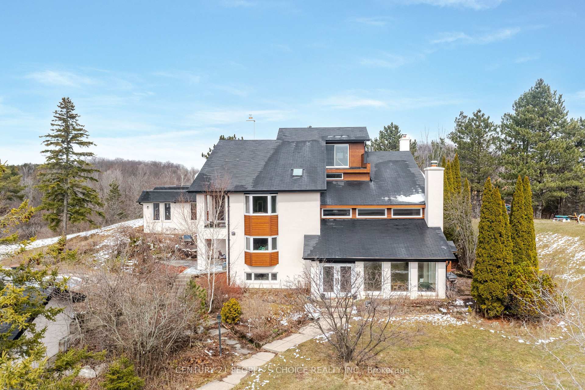 Property Photo:  29 Bartley Drive  ON L7E 0N1 