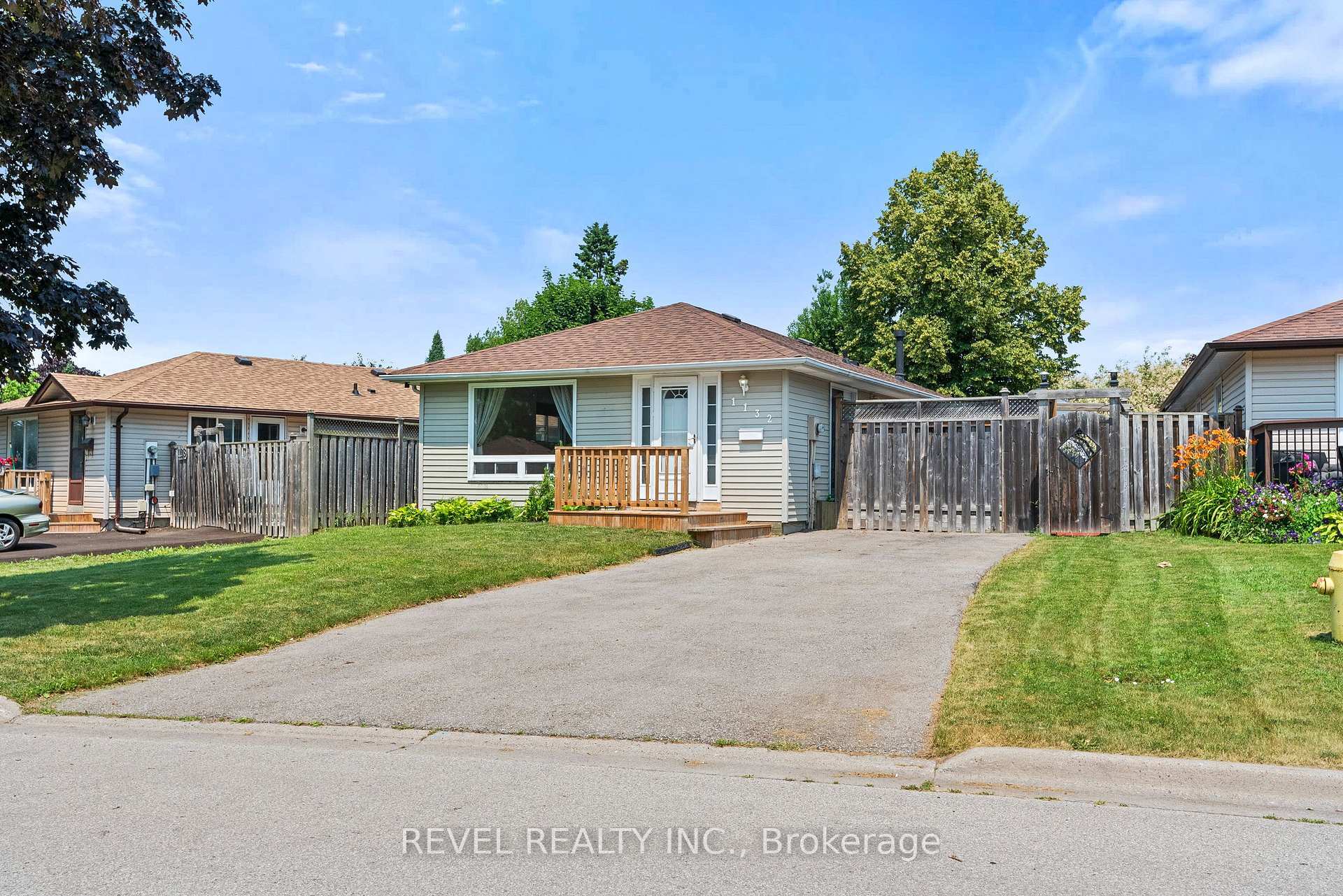 Property Photo: 1132 Norman Crescent ON L1H 7X1