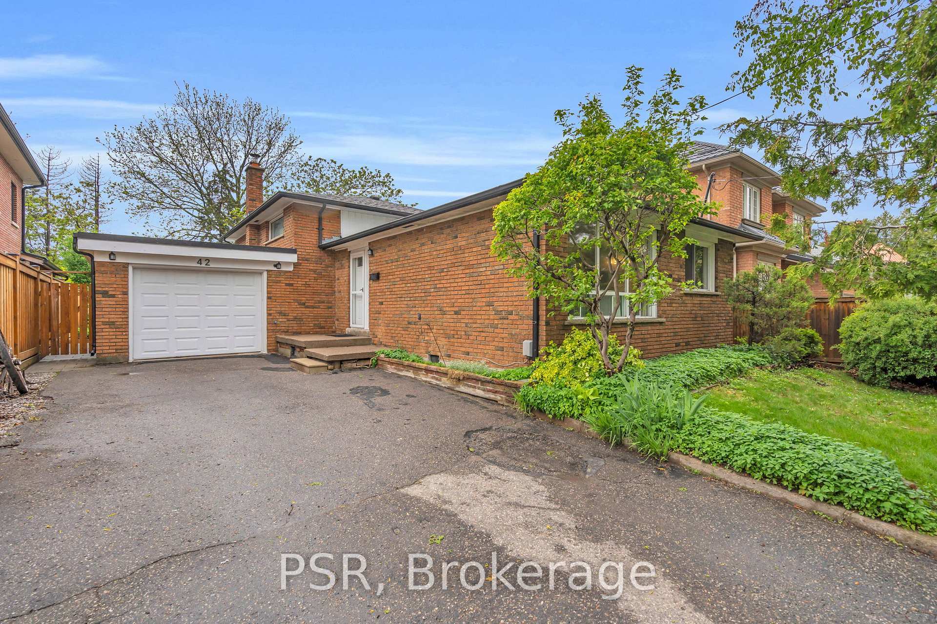 Property Photo: 42 Scarboro Avenue ON M1C 1M3