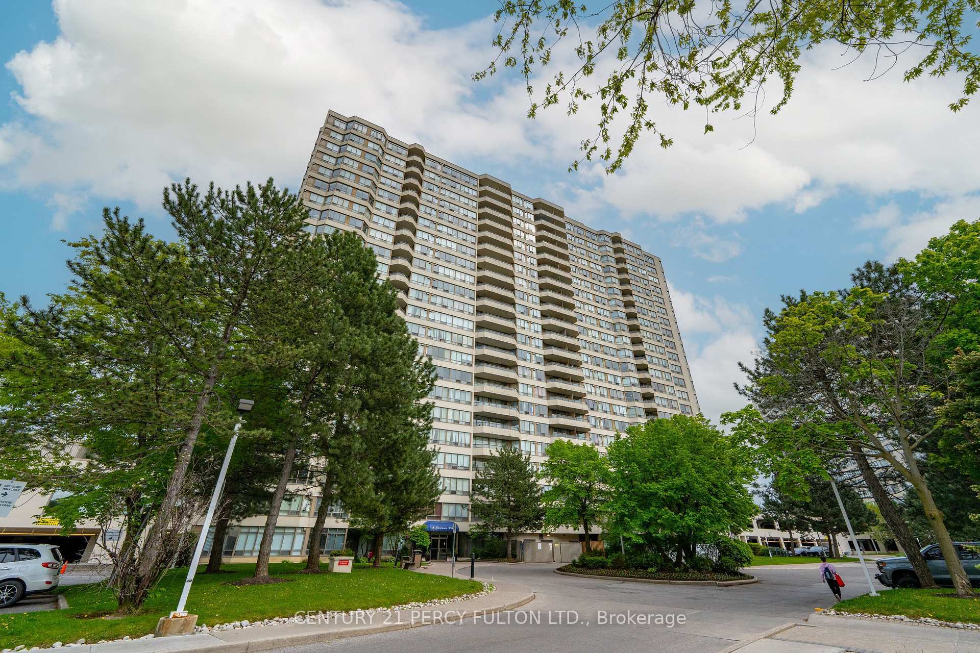 Property Photo:  3 Greystone Walk Drive 925  ON M1K 5J4 