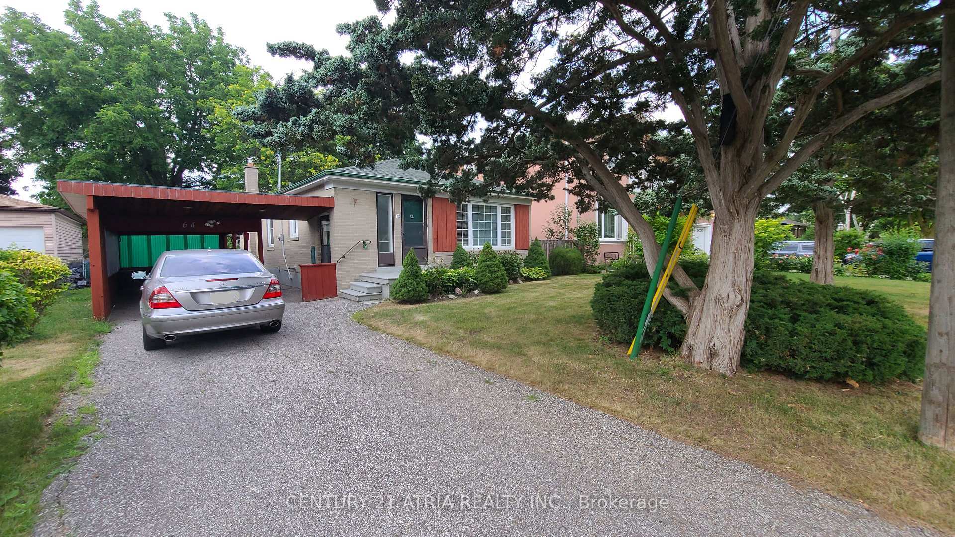 Property Photo: 64 Rockport Crescent ON L4C 2L6