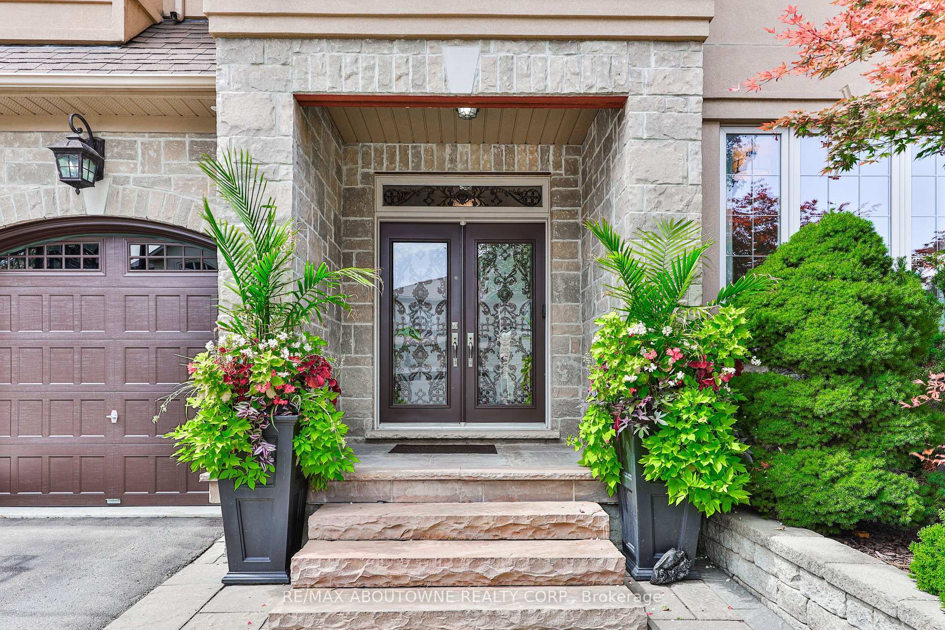 Property Photo: 526 Hidden Trail ON L6M 0N3