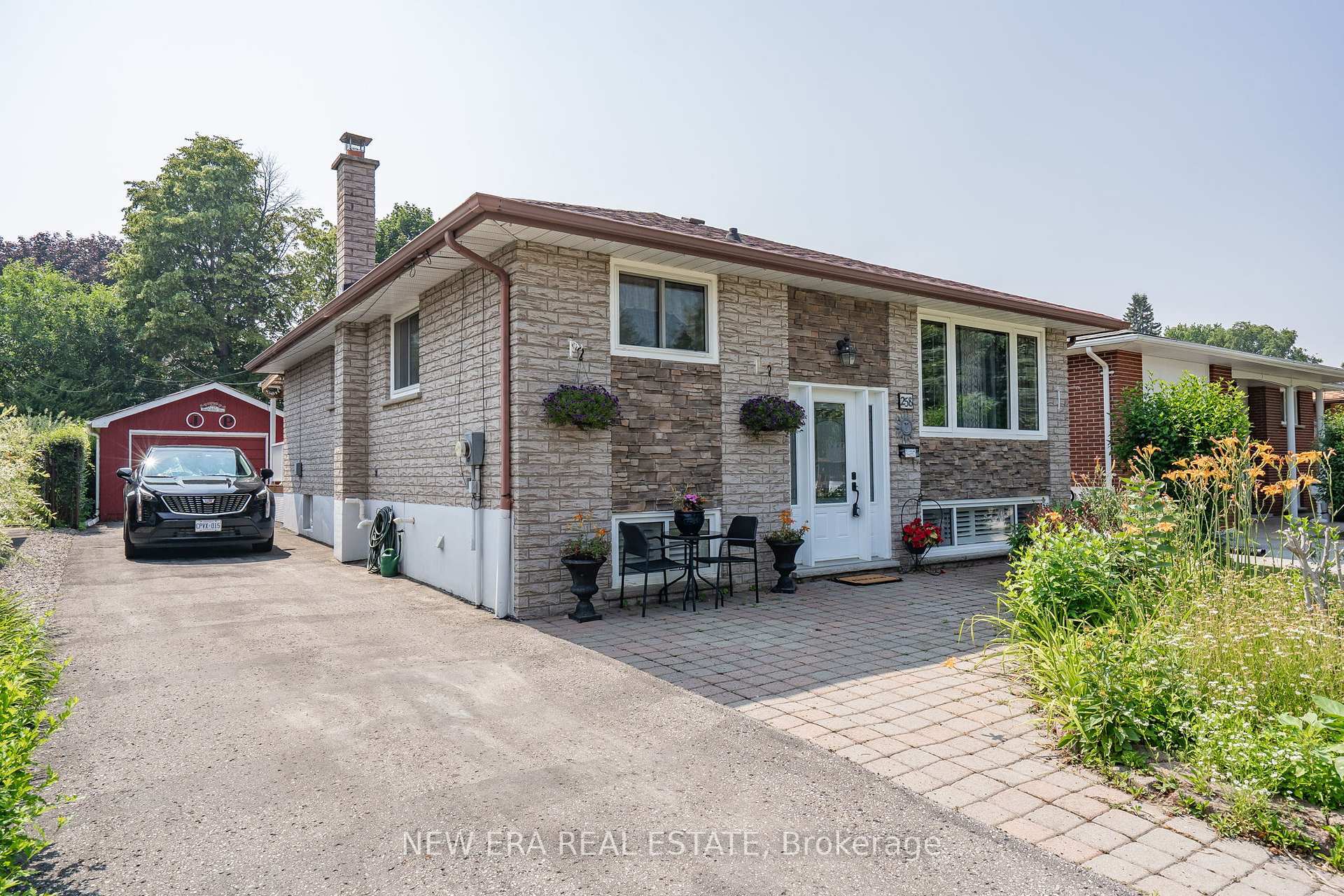 Property Photo:  258 Nipigon Street  ON L1J 4N7 