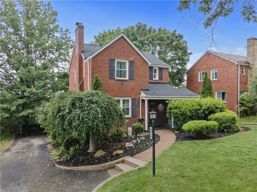 Property Photo: 4616 W Barlind Dr PA 15227