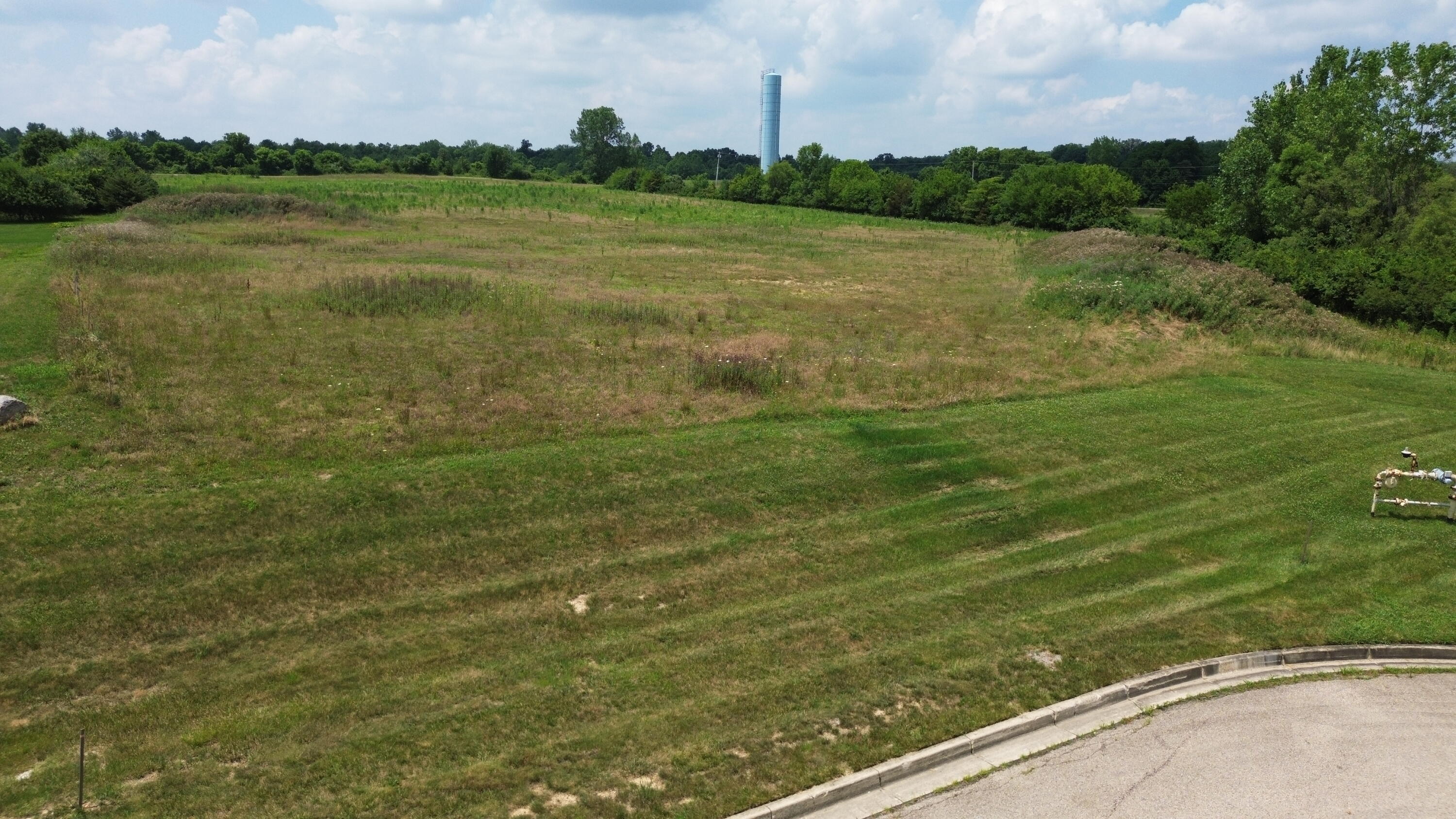 Property Photo:  