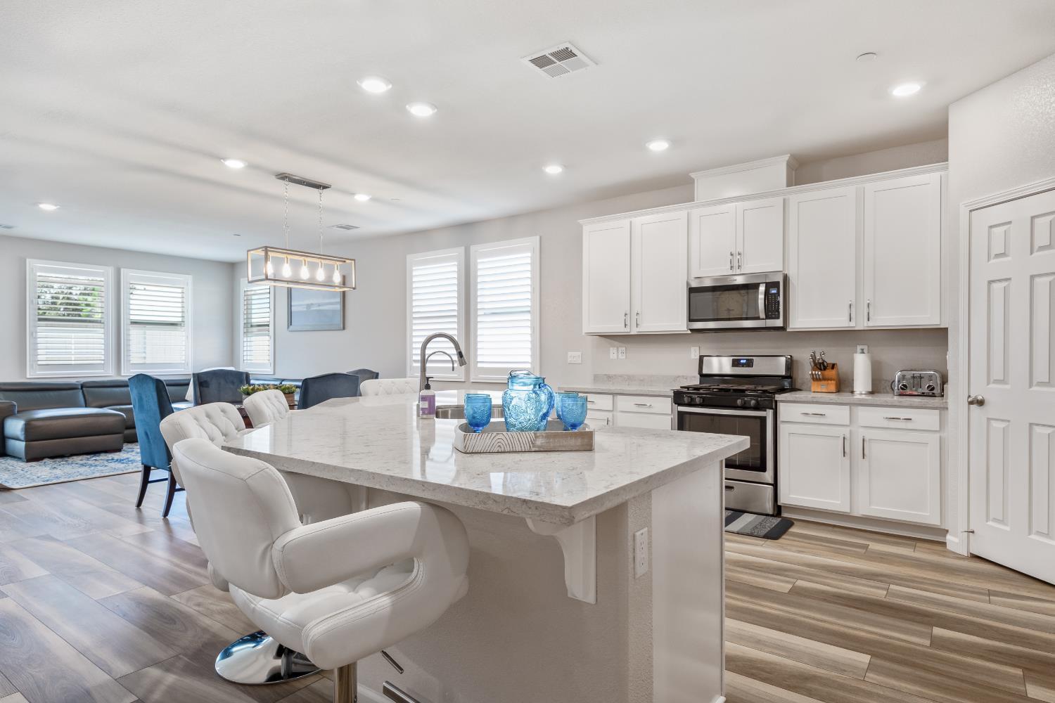 Property Photo: 1402 Peterson Place CA 95776