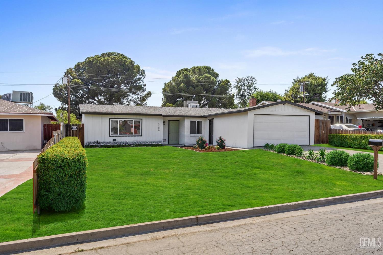 Property Photo: 3108 Idaho Street CA 93305
