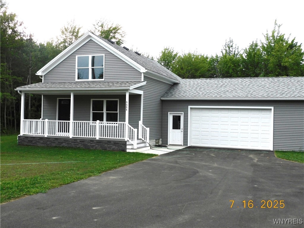 Property Photo:  6688 Southwestern Boulevard  NY 14085 