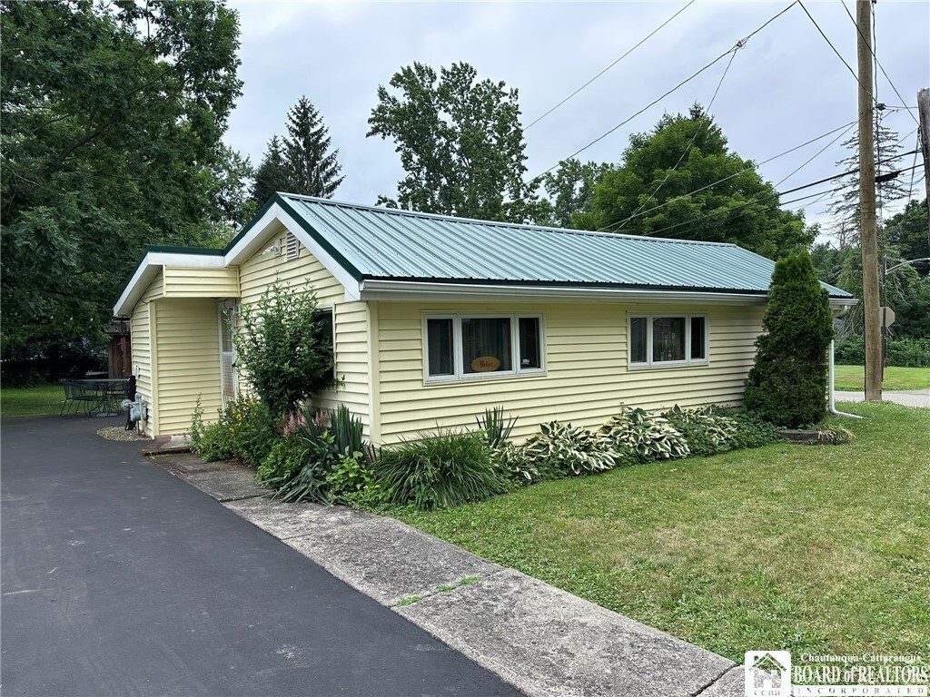 15 Gifford Avenue  Lakewood NY 14750 photo
