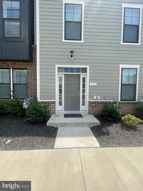 Property Photo: 303 Willis Street VA 22401