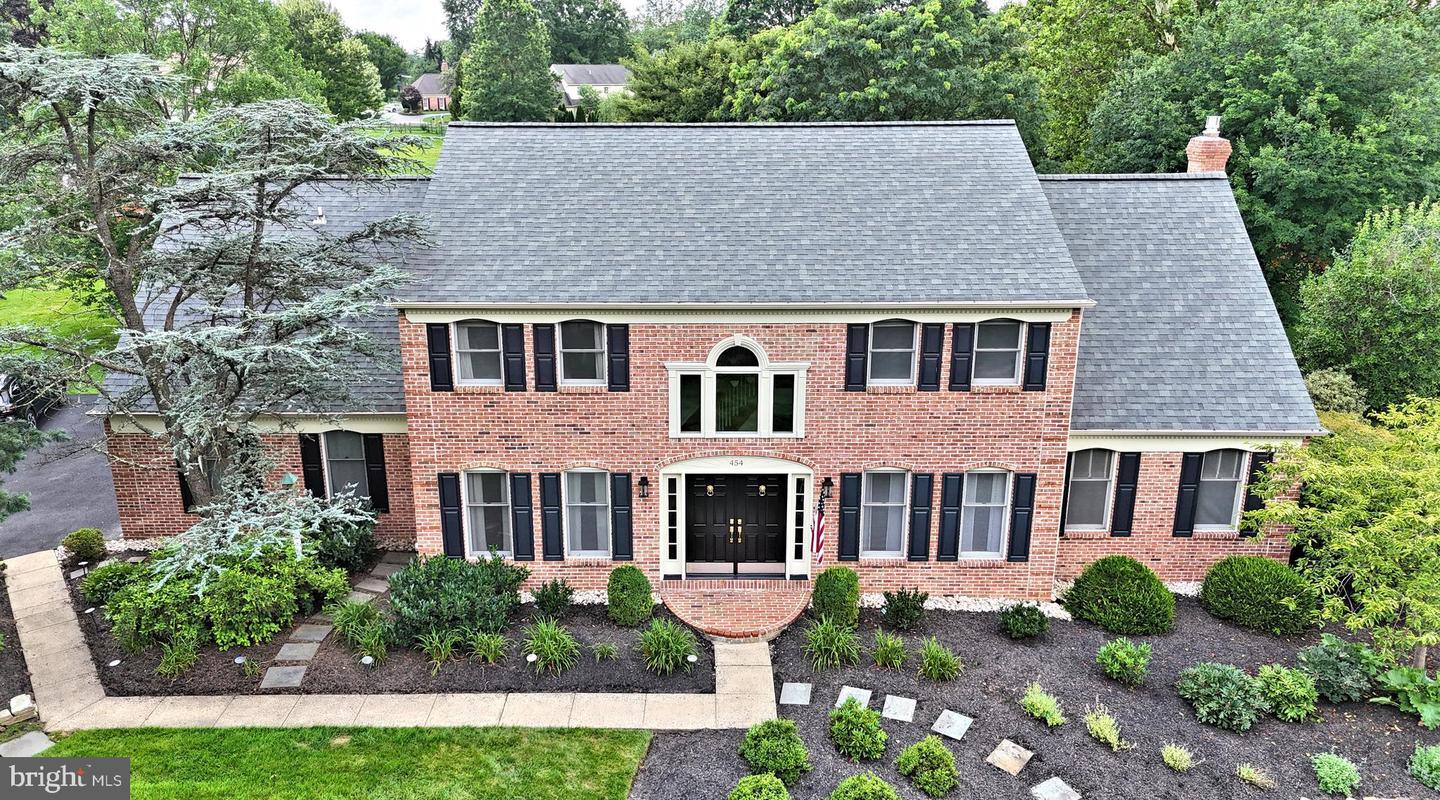 Property Photo: 454 Foxcroft Drive PA 18974