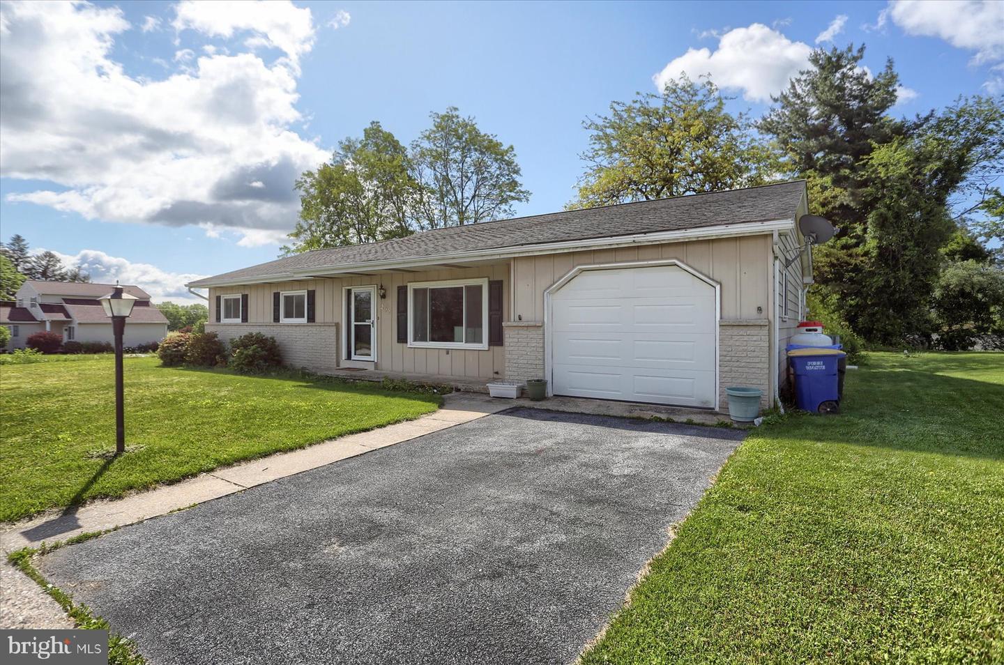 Property Photo: 202 Hillcrest Drive PA 17070