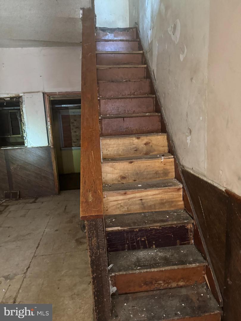 Property Photo:  1862 E Cornwall Street  PA 19134 
