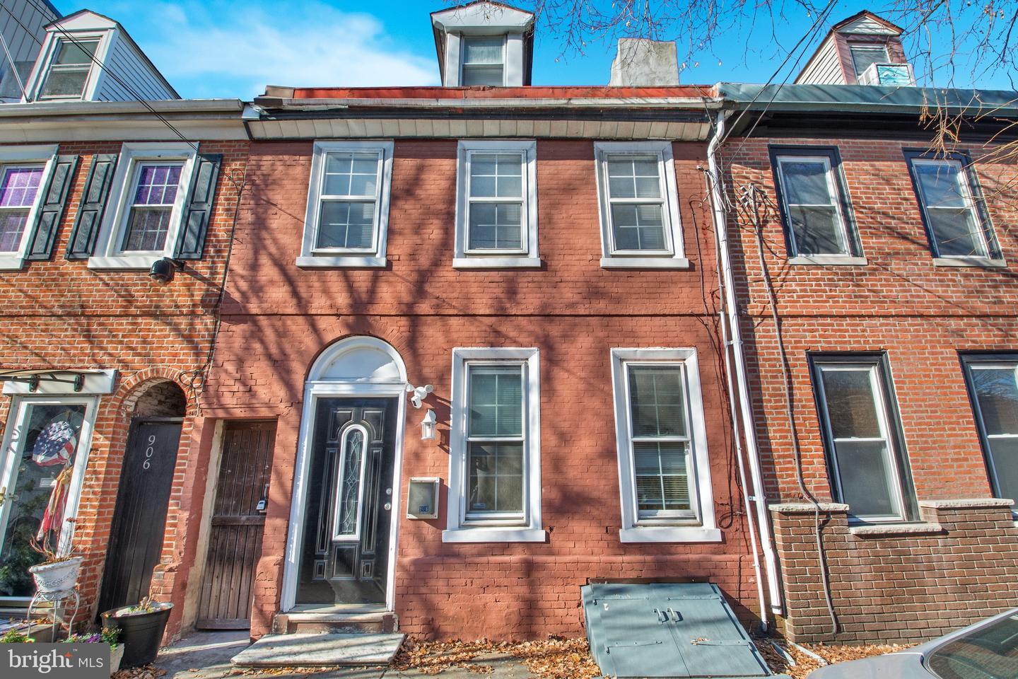Property Photo: 908 New Market Street PA 19123