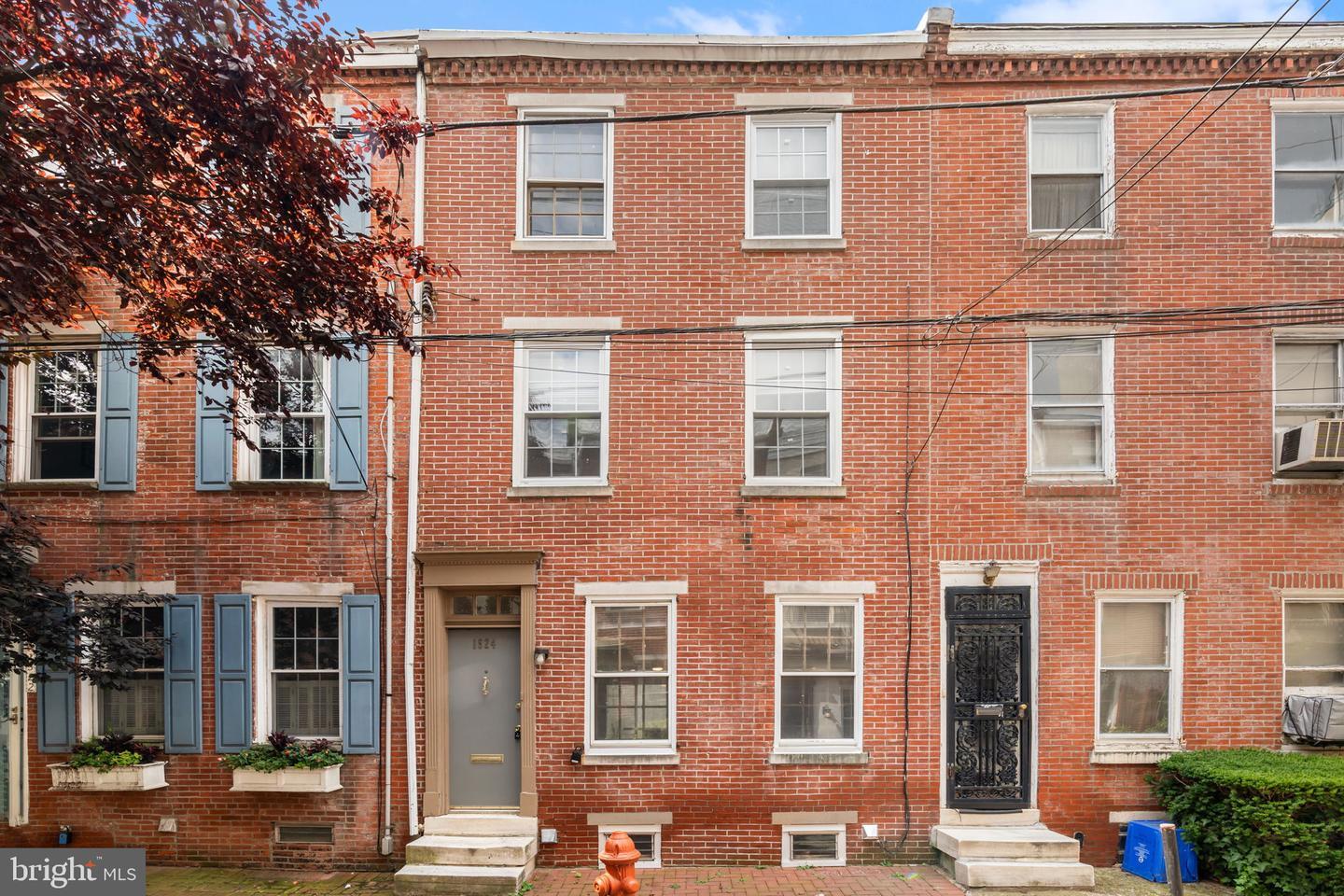 Property Photo:  1524 Naudain Street  PA 19146 