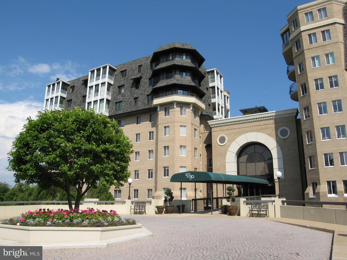 Property Photo: 1250 S Washington Street 820 VA 22314