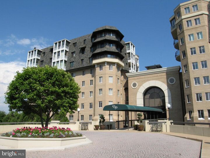 1250 S Washington Street 820  Alexandria VA 22314 photo