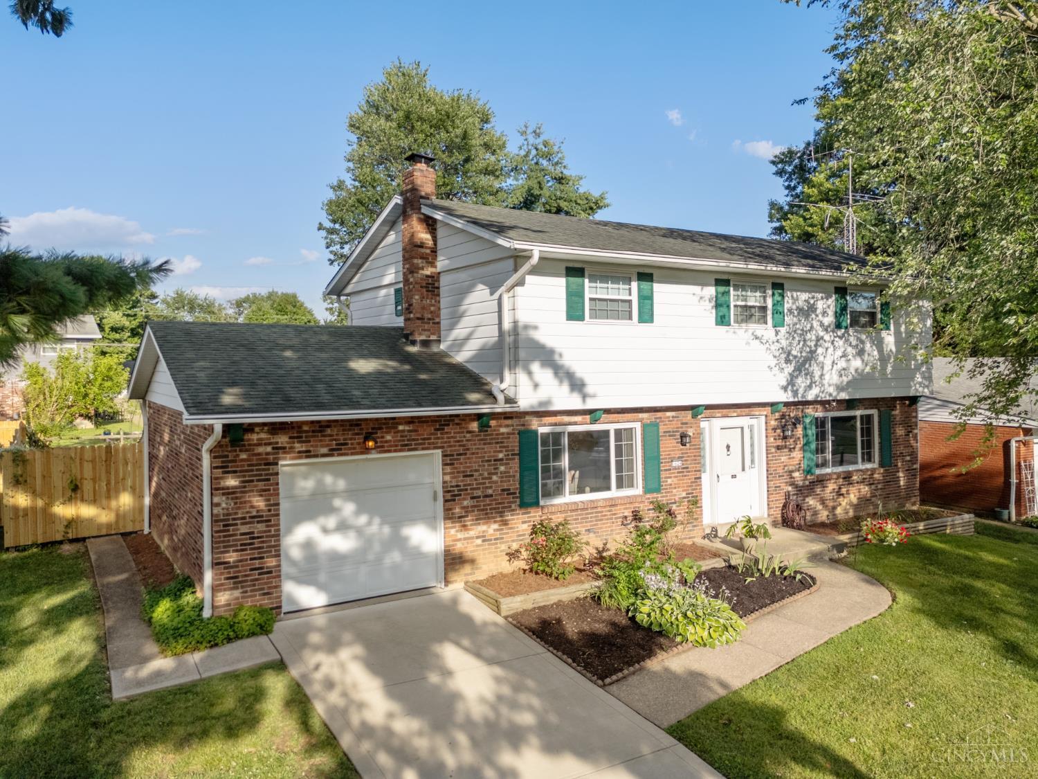 Property Photo: 1624 Pinebluff Lane OH 45255