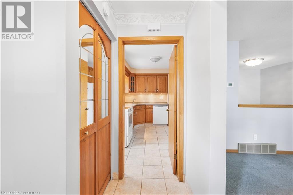 Property Photo:  49 Jerome Crescent  ON L8E 1K7 