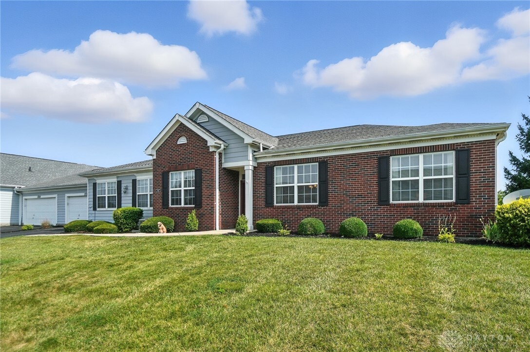 Property Photo: 2722 Cedarbrook Way OH 45431
