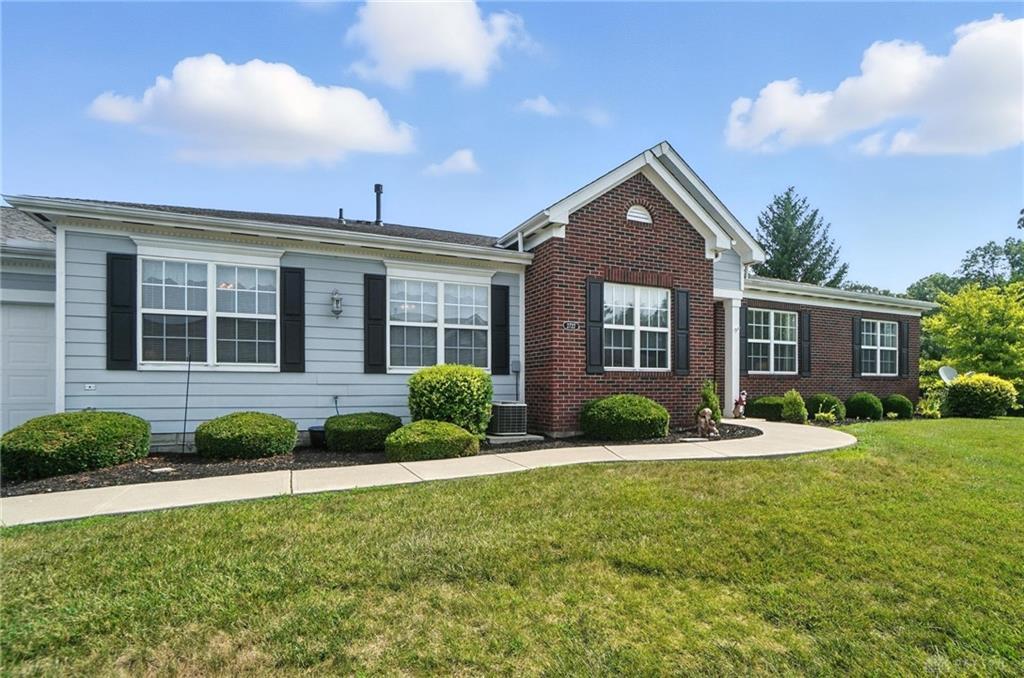 Property Photo: 2722 Cedarbrook Way OH 45431