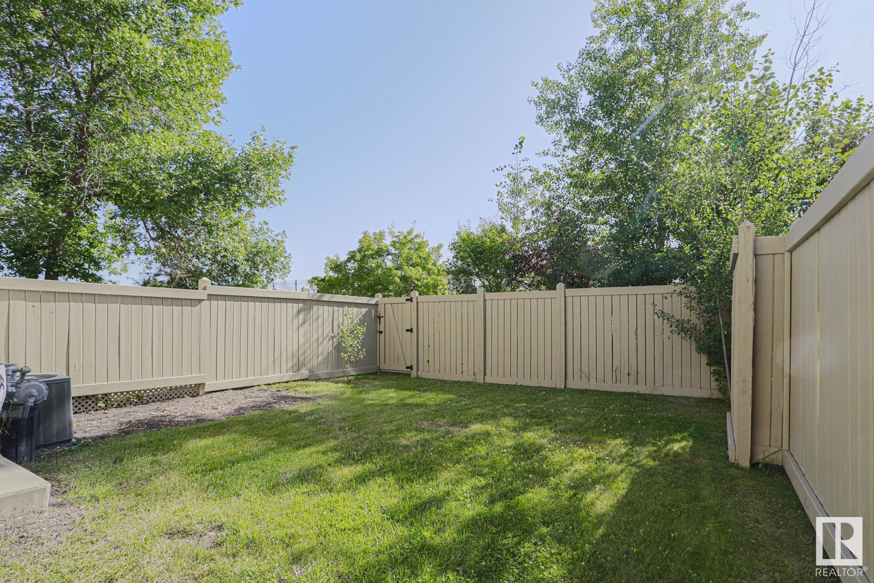 Property Photo:  11115 27 Avenue NW 17  AB T6J 5N3 