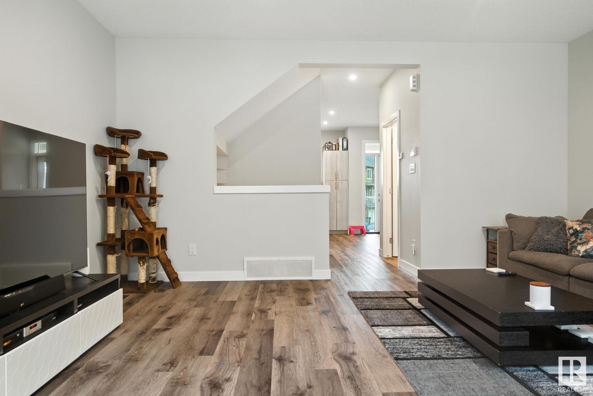 Property Photo:  1051 Graydon Hill Boulevard SW 41  AB T6W 3C8 