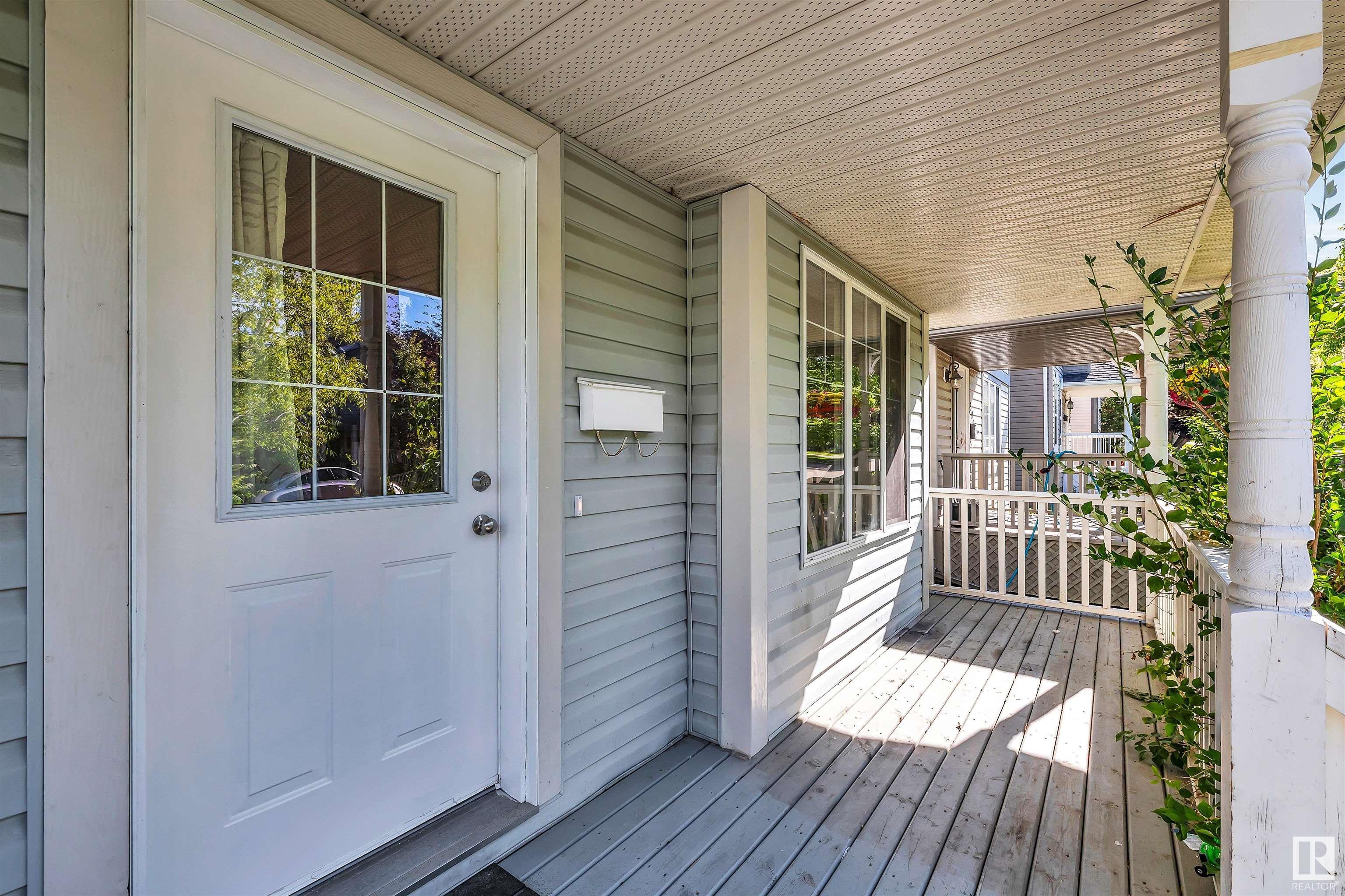 Property Photo:  3036 Trelle Crescent NW  AB T6R 3M8 