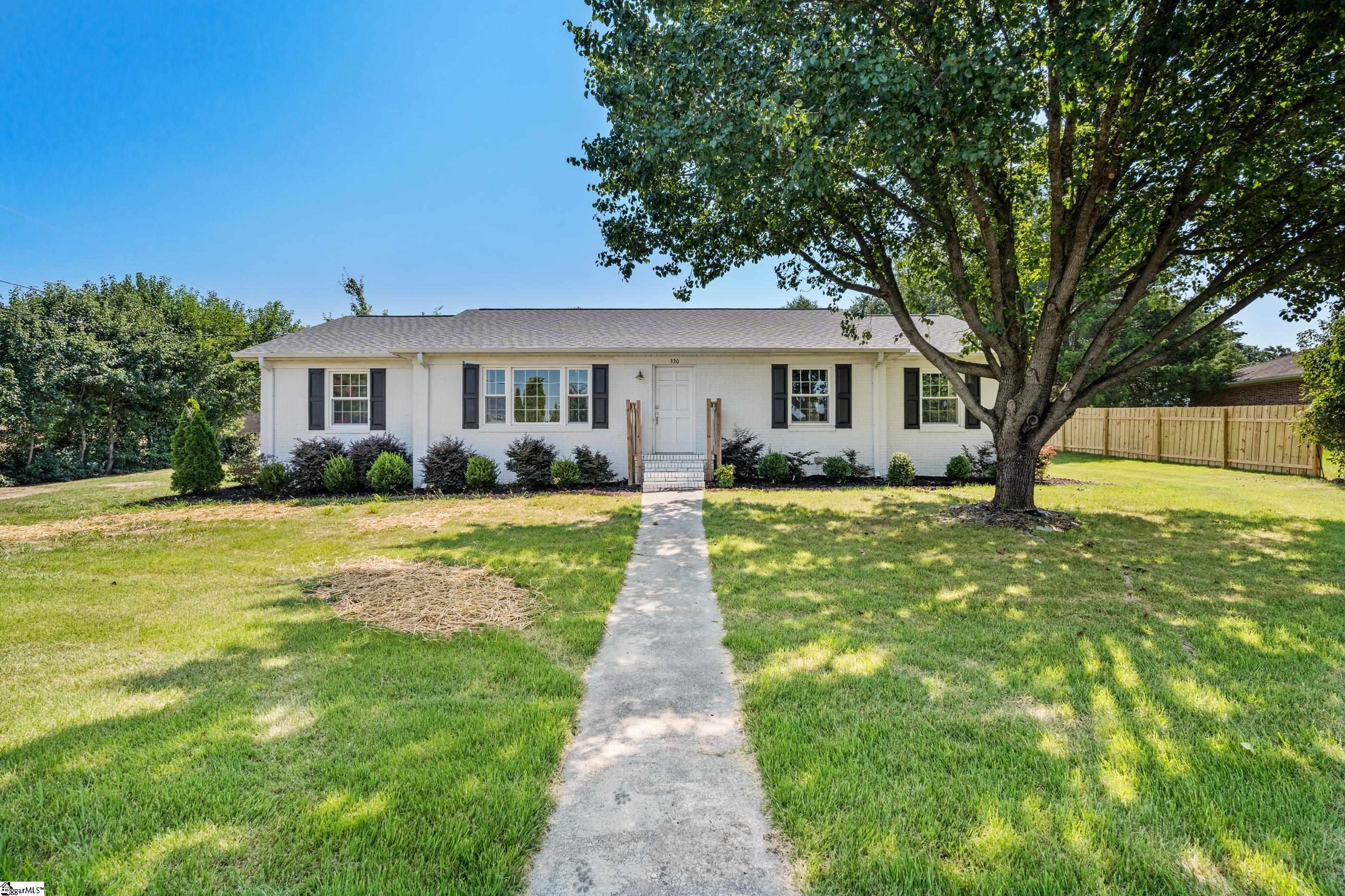 Property Photo: 320 Mitchell Road SC 29615