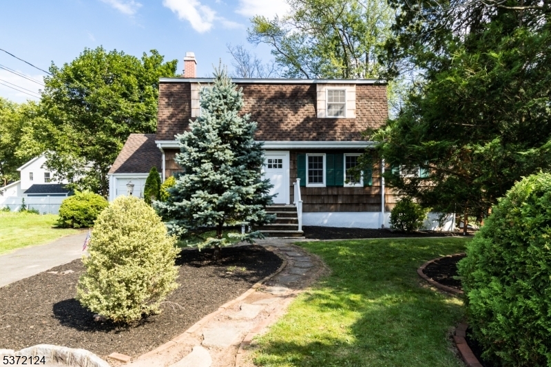 33 Country Club Ln  Springfield Twp. NJ 07081 photo