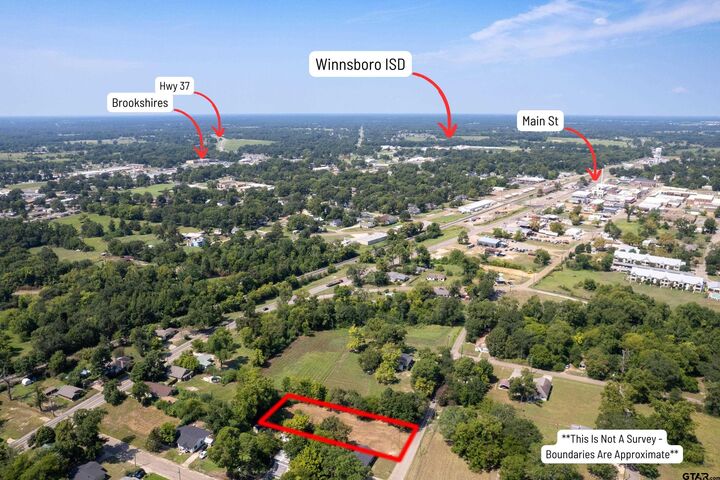 Property Photo:  708 E Elm  TX 75494 