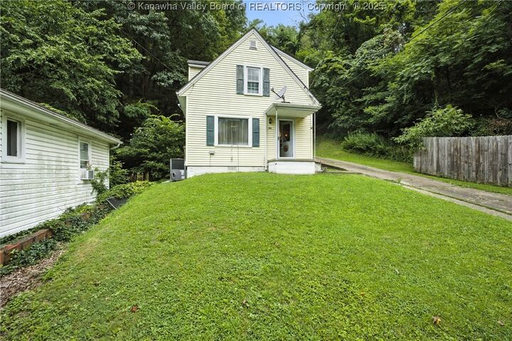 Property Photo: 743 Greenbrier Street WV 25311