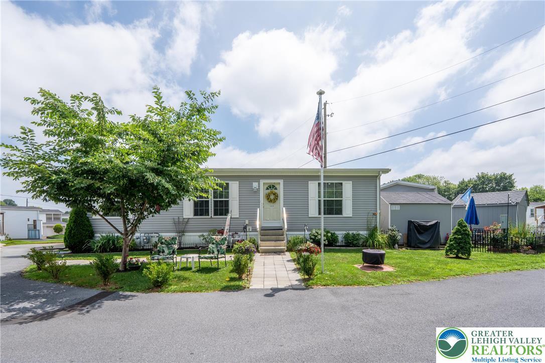 Property Photo:  7419 Lincoln Lane  PA 18087 