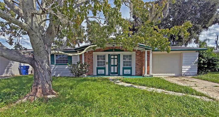 Property Photo:  3636 Wiltshire Drive  FL 34691 