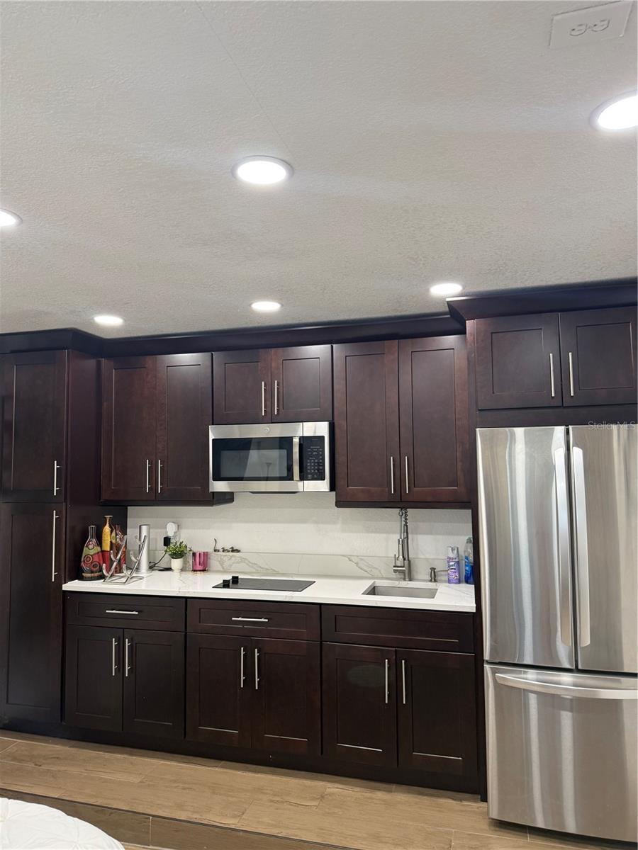 Property Photo: 2046 Valencia Circle B FL 34741