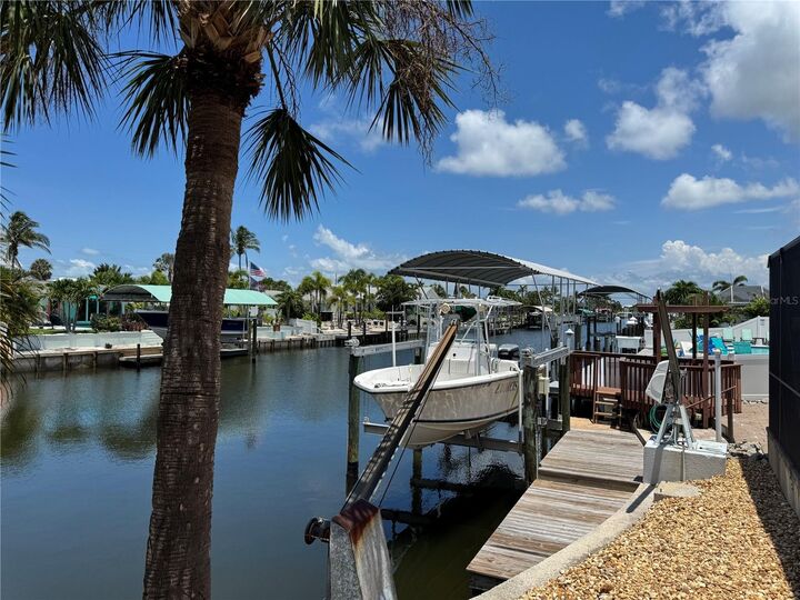 Property Photo: 4216 Royal Palm Drive FL 34210