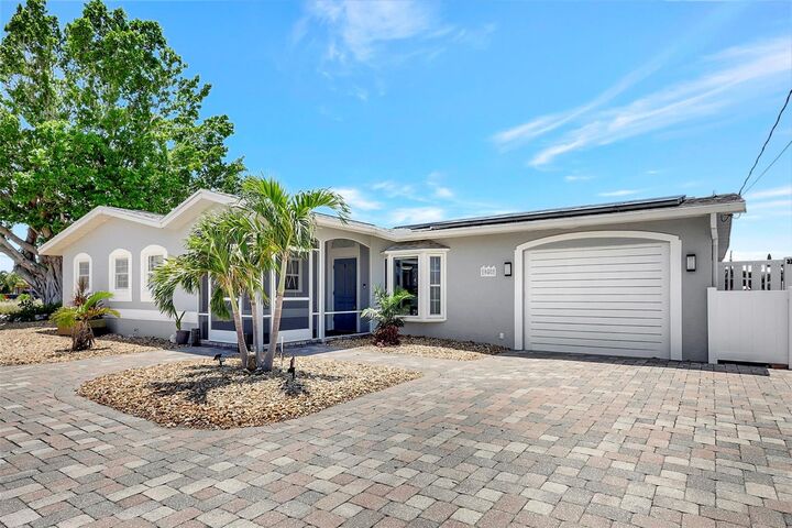 Property Photo:  4216 Royal Palm Drive  FL 34210 