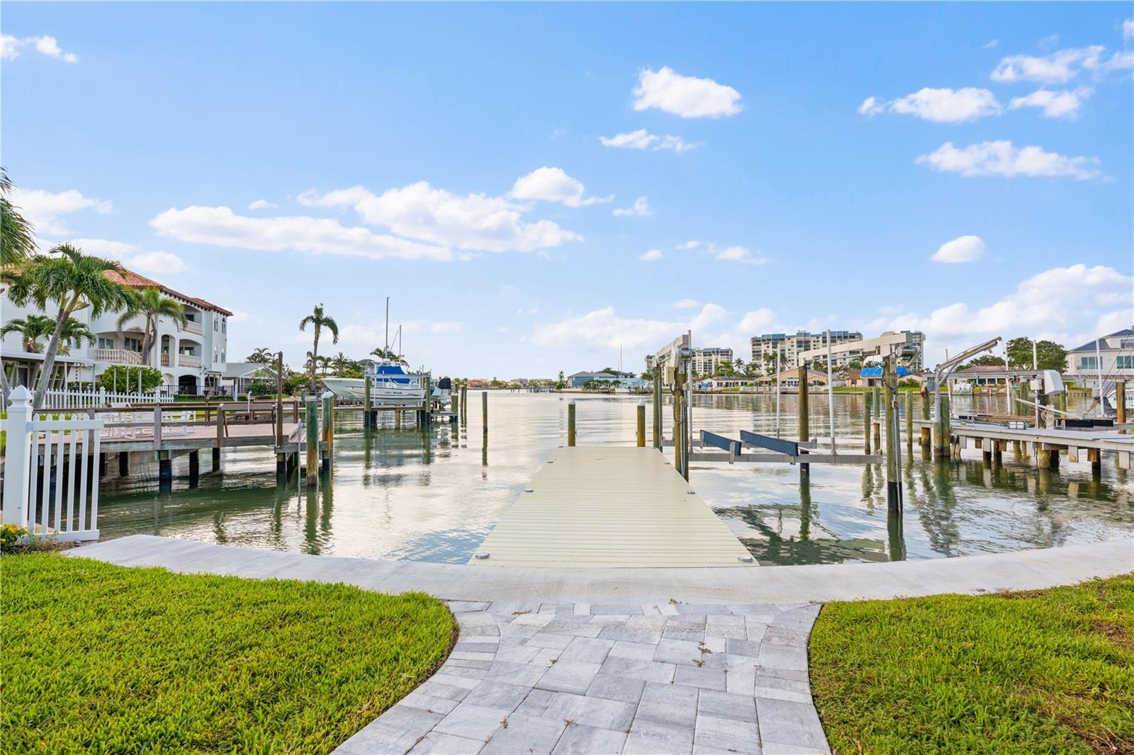 Property Photo: 24 Marina Terrace FL 33706