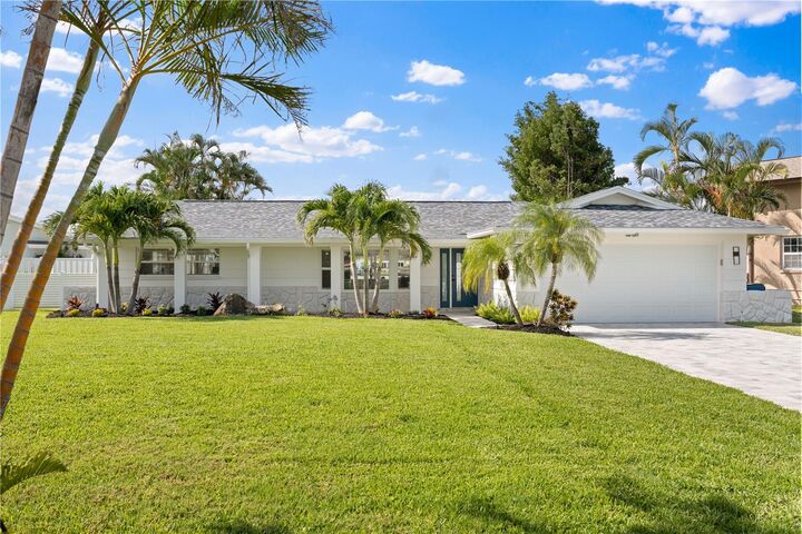 Property Photo: 24 Marina Terrace FL 33706