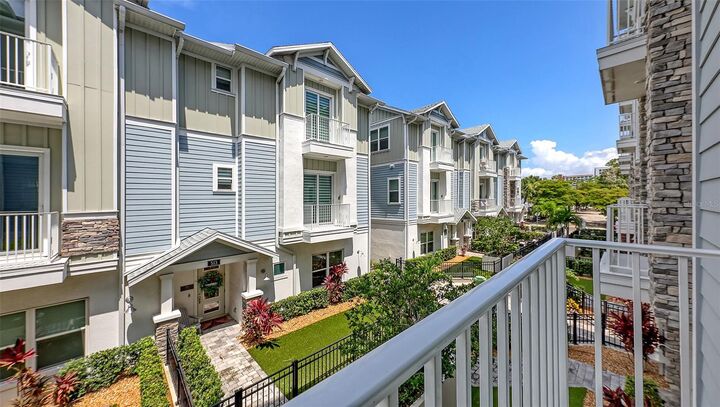 Property Photo: 516 Laurel Park Drive FL 34236